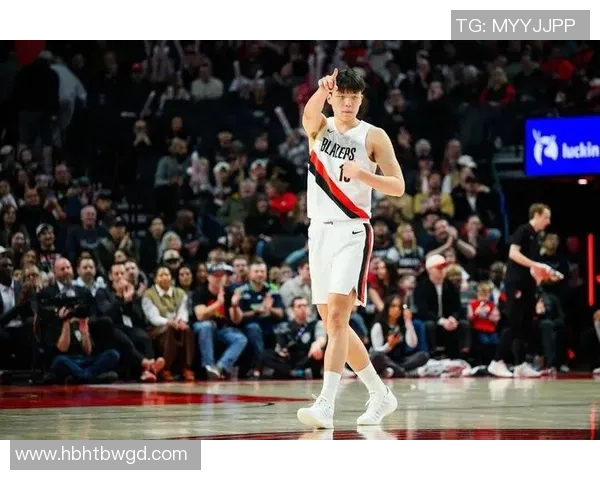 三分钟三次犯规，杨瀚森的生存环境如此残酷